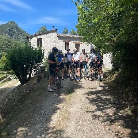 ゲストハウス D'etape Bastide Petra Castellana Verdon *